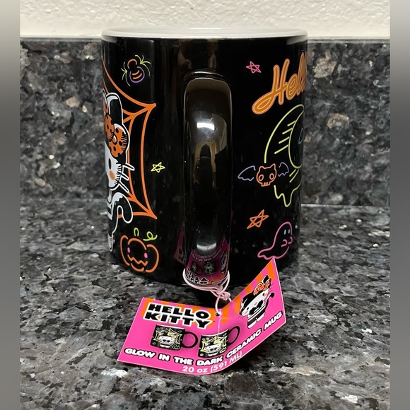 Hello Kitty Glow in the Dark Mug - Picture 3 of 6